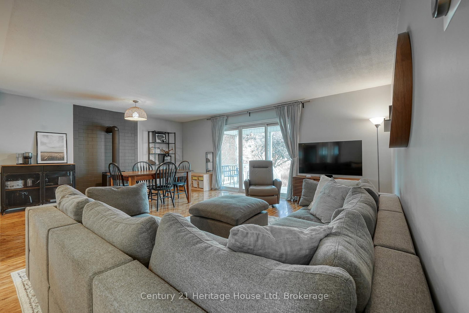 Listing Image 19