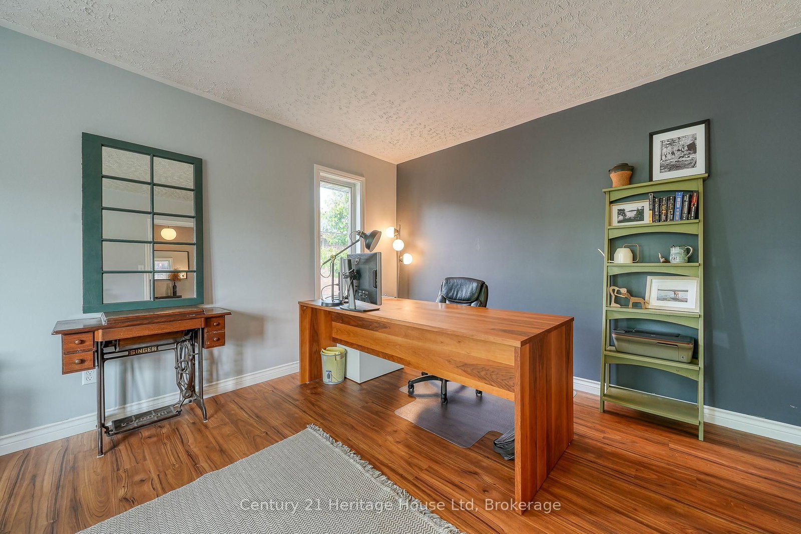 Listing Image 9