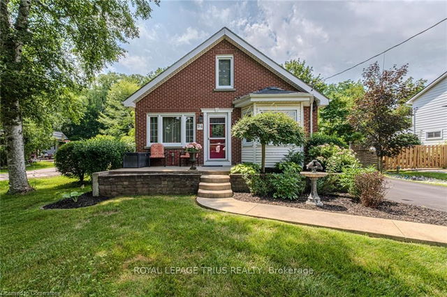 94 Queensway Road E