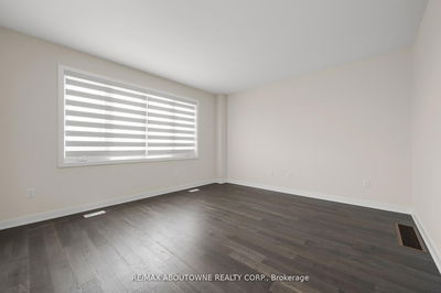 69 Starboard Cres, Welland - Dain City image-0-2
