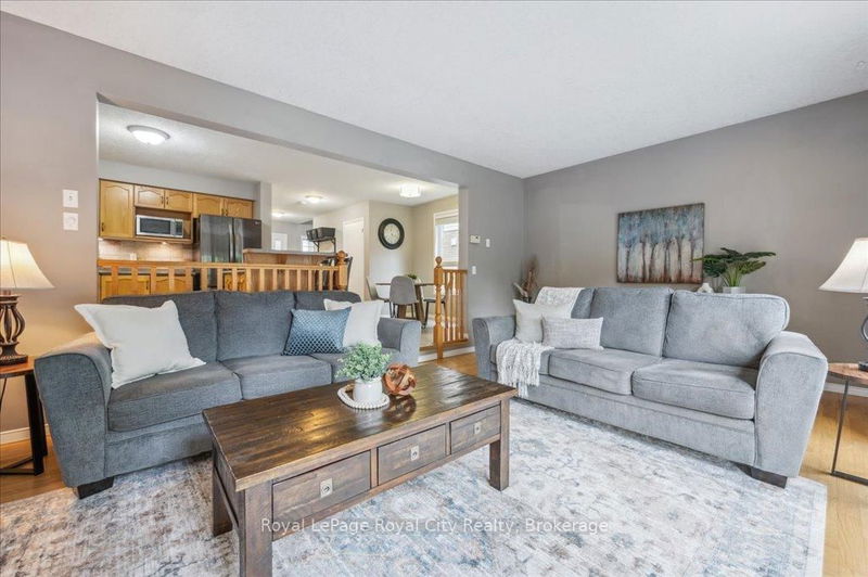 93 Doyle Dr, Guelph - Clairfields/Hanlon Business Park image-0-0