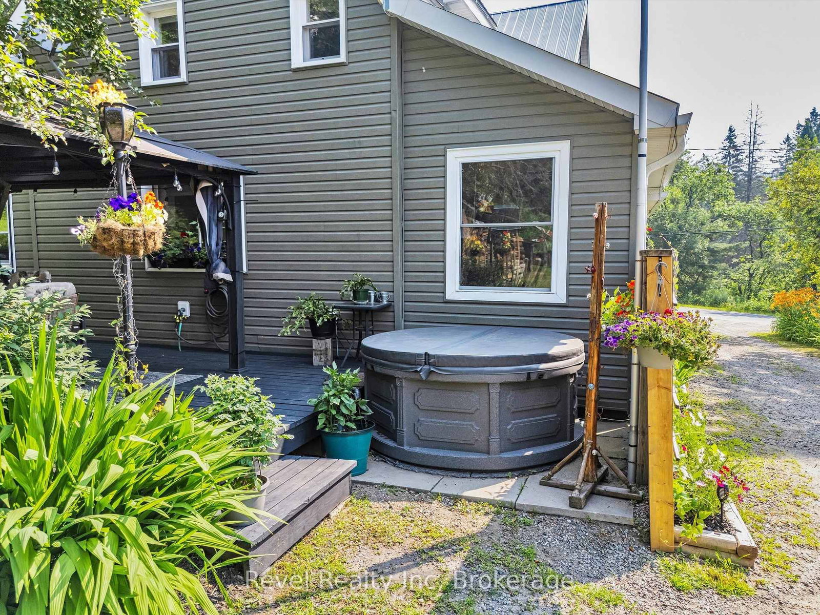 Listing Image 7