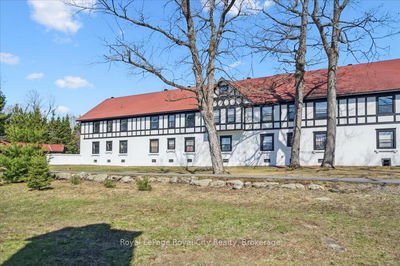 Unit 202 & 206 — 12 Bigwin Island, Lake of Bays - Franklin image-0-4