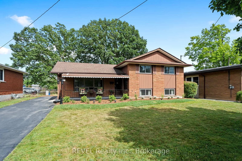 37 Empress Ave, Welland, L3B 1K6 | Image 2