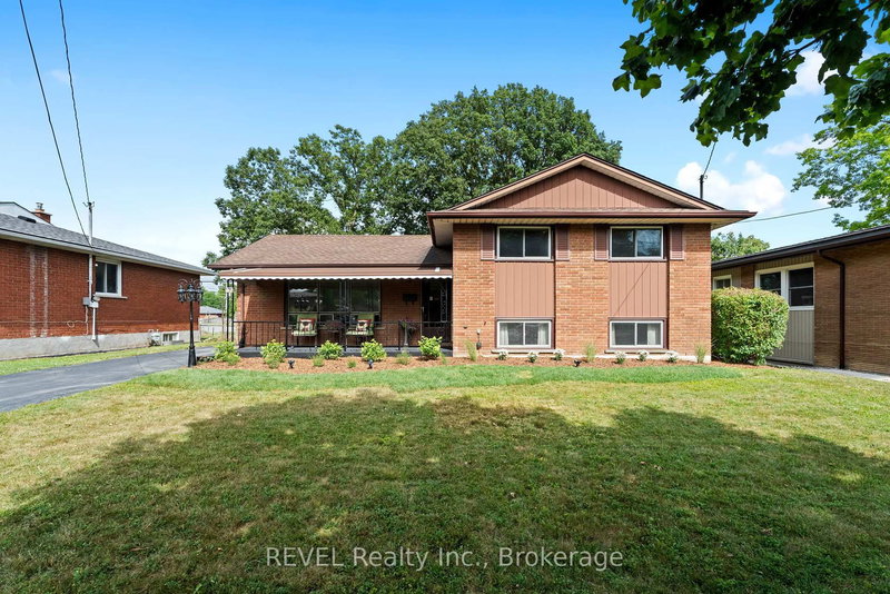 37 Empress Ave, Welland, L3B 1K6 | Image 3