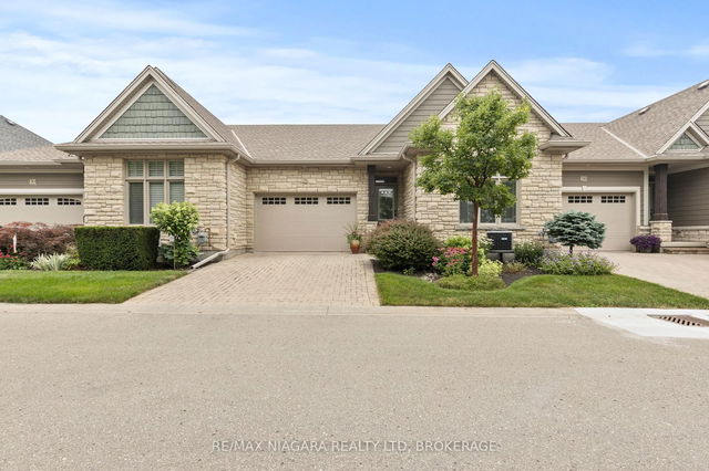 28 HILLSIDE Drive