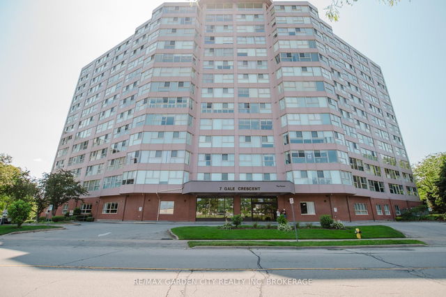 307 - 7 Gale Crescent
