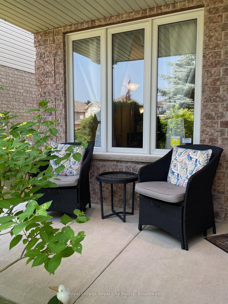 67 Grey Oak Dr, Guelph, N1L 1R2 | Image 2