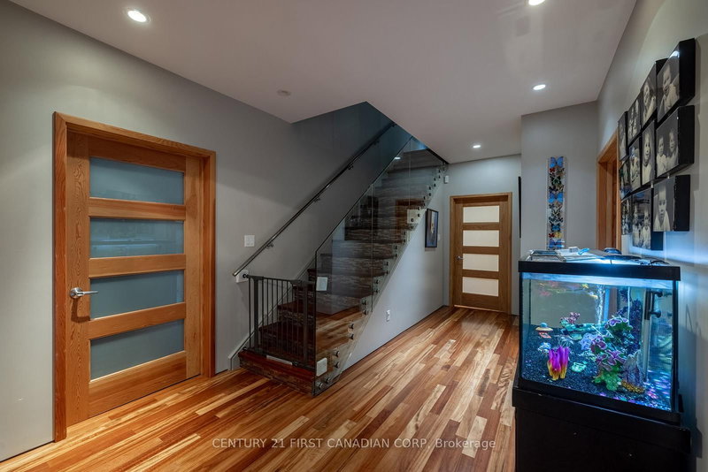 60 Sir Robert Pl, Middlesex Centre, N0M 1C0 | Image 3