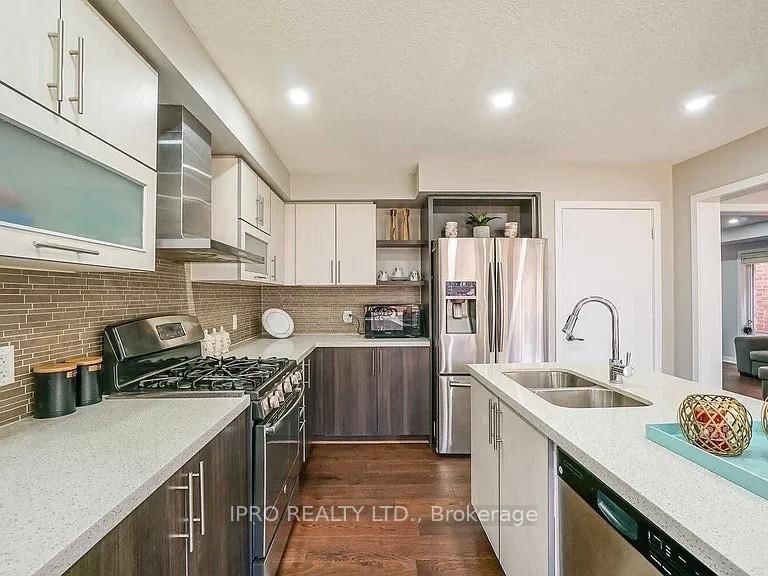 88 West Glen Ave, Hamilton, L8J 0H8 | Image 2