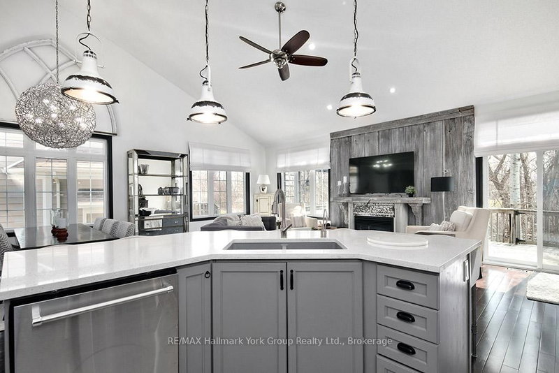 18 - 689616 Monterra Rd, Blue Mountains, L9Y 0W3 | Image 2