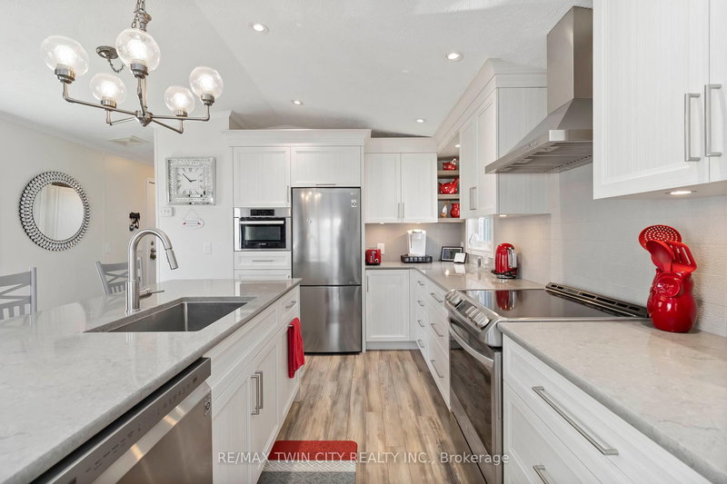 27 Elm St, Puslinch, N1H 6H9 | Image 2