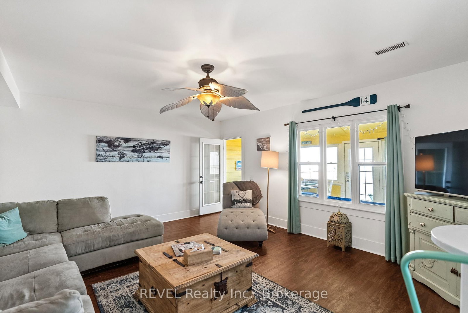 Listing Image 8