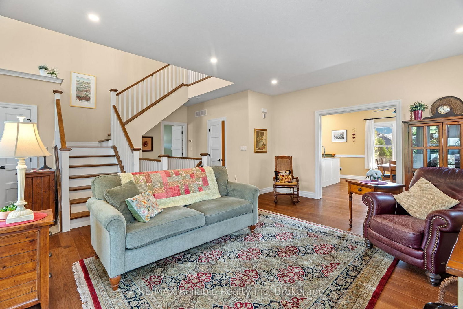 Listing Image 7