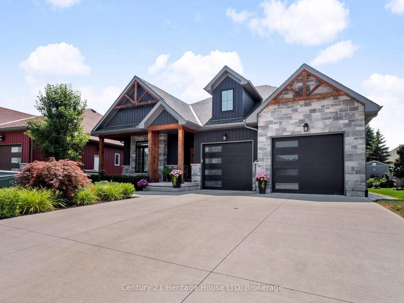 281 REGATTA Dr, Welland, L3B 6E7 | Image 2