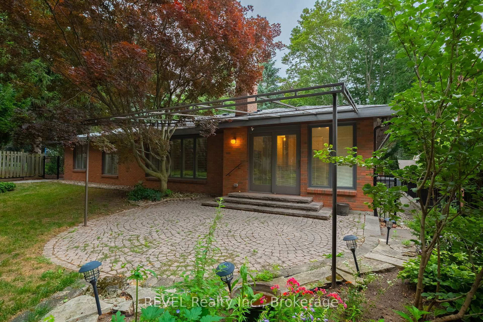 Listing Image 7