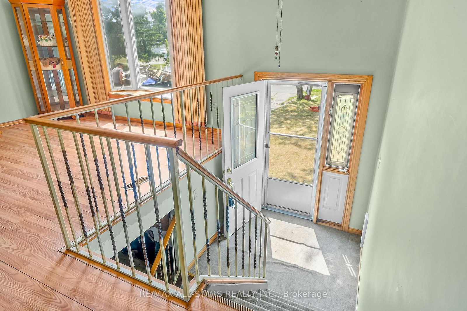 Listing Image 7