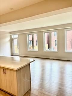 39 Guernsey Dr W, Kitchener, N2R 0T7 | Image 2