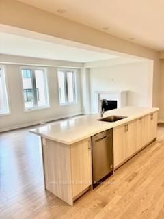 39 Guernsey Dr W, Kitchener, N2R 0T7 | Image 3