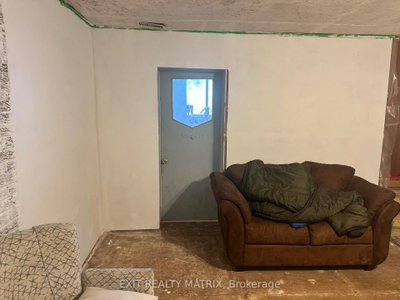 7771 Lawrence Street — photo 5