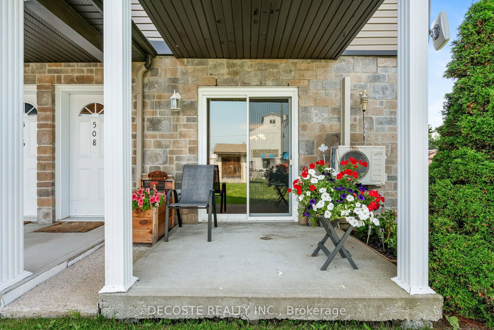 Listing Image 4