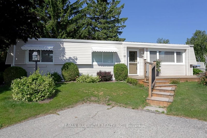 25 Maple Grove Crt E, South Huron, N0M 1T0 | Image 2