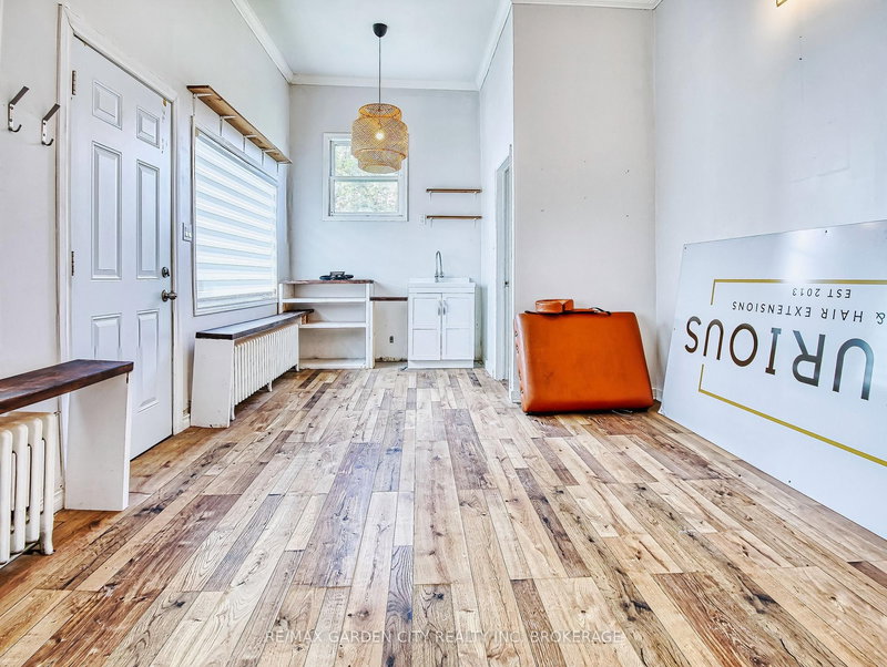 144 Welland Ave, St. Catharines, L2R 2N6 | Image 3