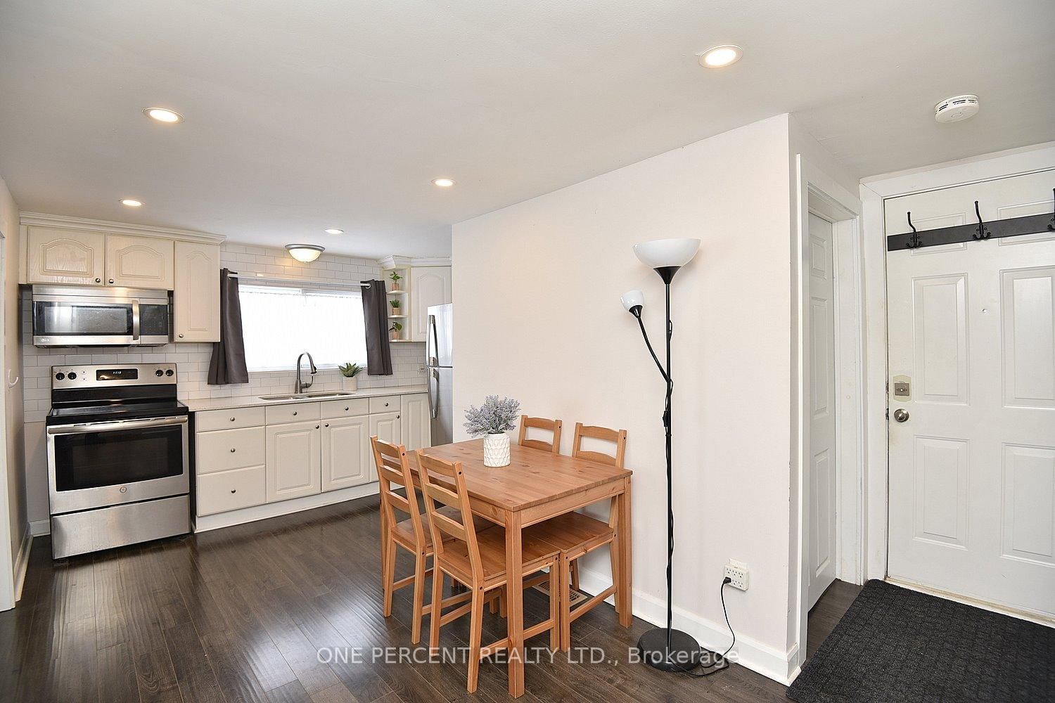 Listing Image 16