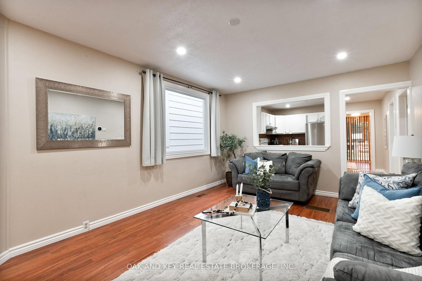 Listing Image 7