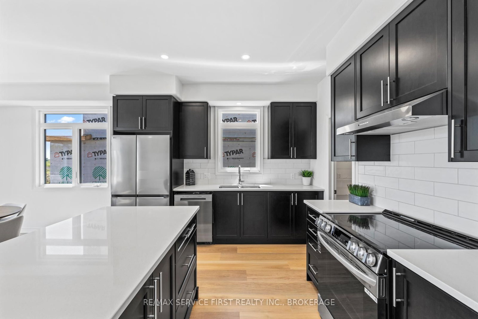 Listing Image 18