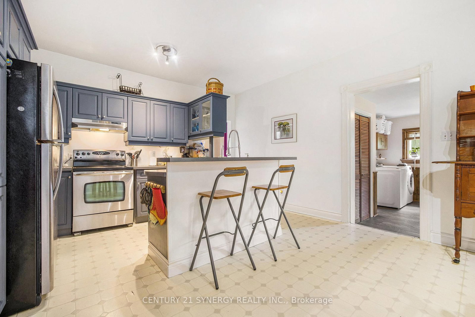 Listing Image 7