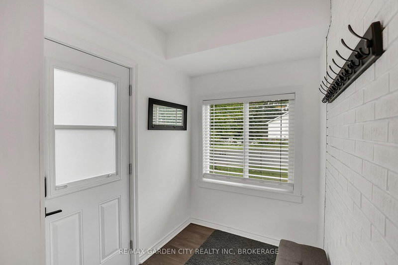 222 Ridgeway Rd, Fort Erie, L0S 1B0 | Image 3