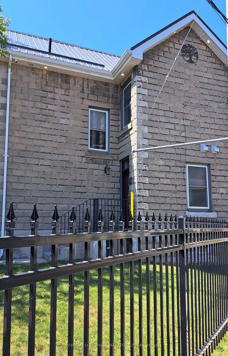 45 Chestnut St, Kingston, K7K 3X4 | Image 3