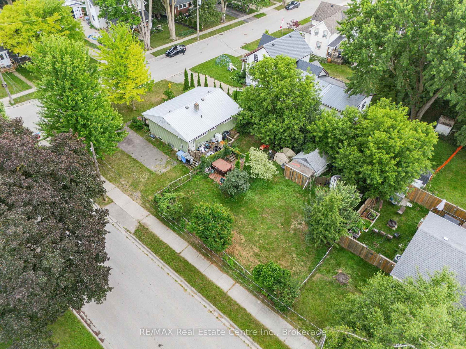 Listing photo 2