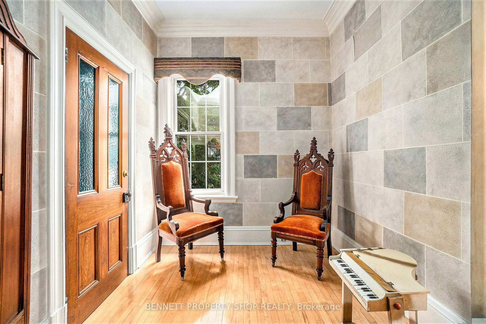 Listing Image 7