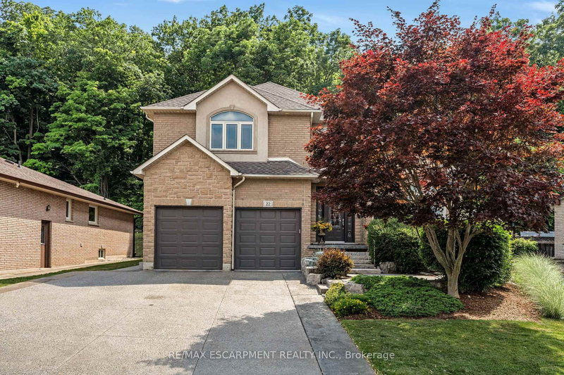 22 Shadeland Cres, Hamilton, L8G 4Y1 | Image 2
