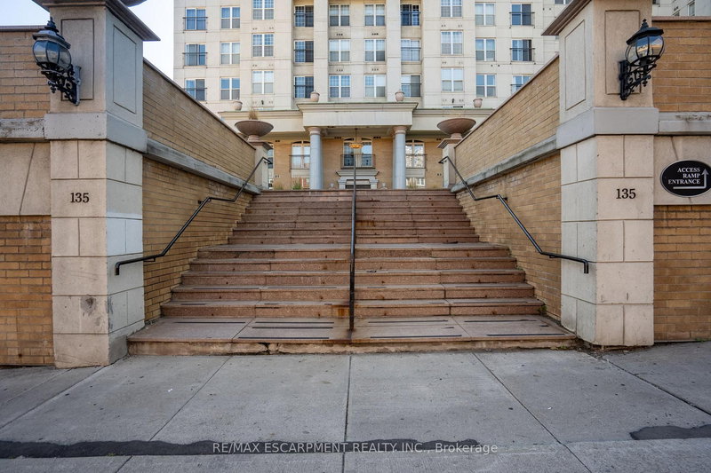 612 - 135 James St S, Hamilton, L8P 2Z6 | Image 2