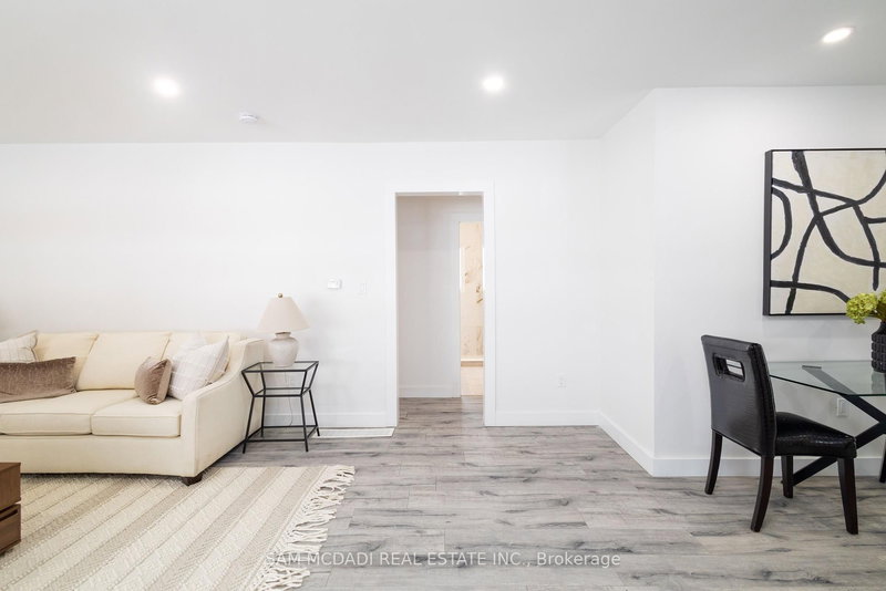 100 Green Mountain Rd E, Hamilton, L8J 2W4 | Image 3