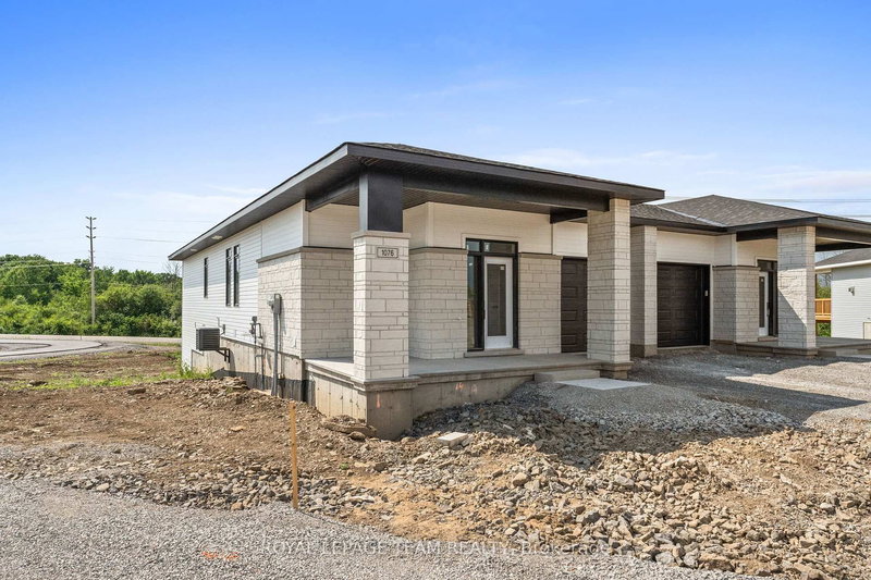 1076 Moore St, Brockville, K6V 7N1 | Image 3