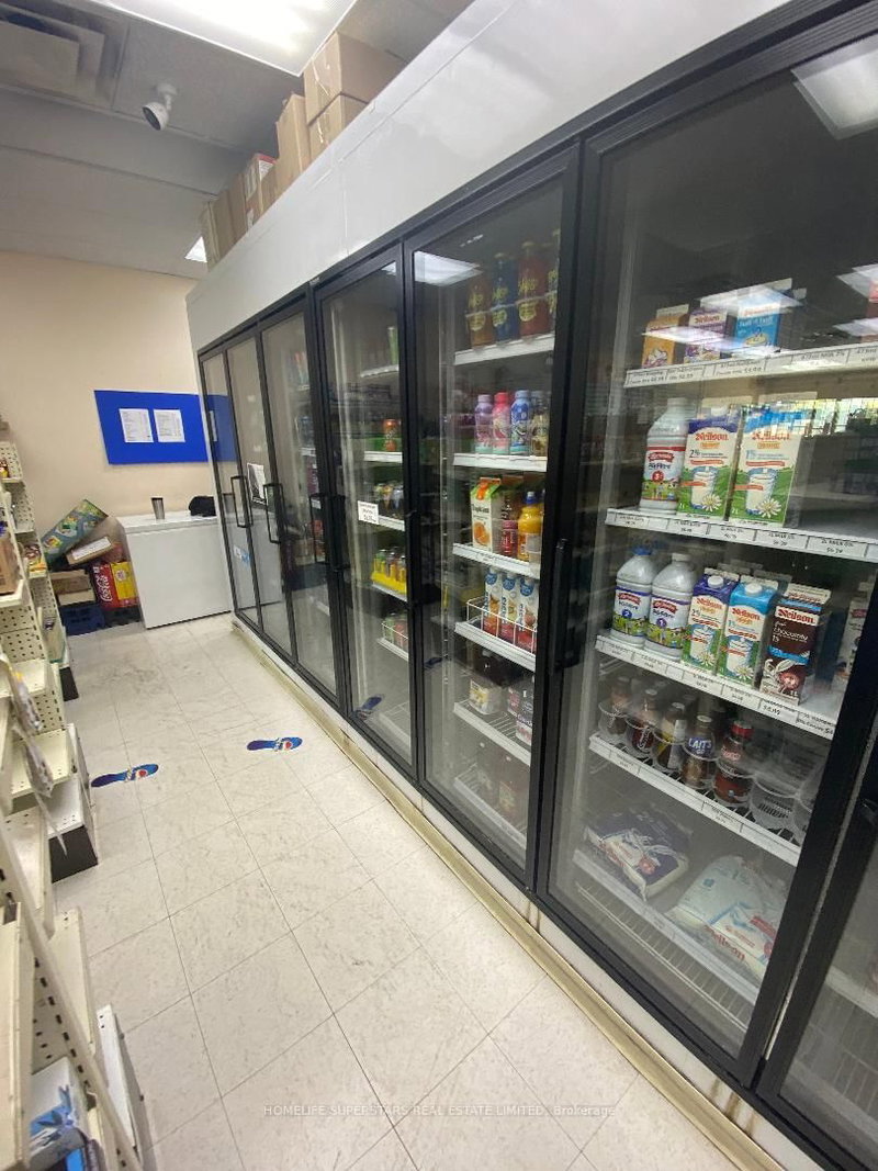 211 Martindale Rd E, St. Catharines, L2S 3V7 | Image 3