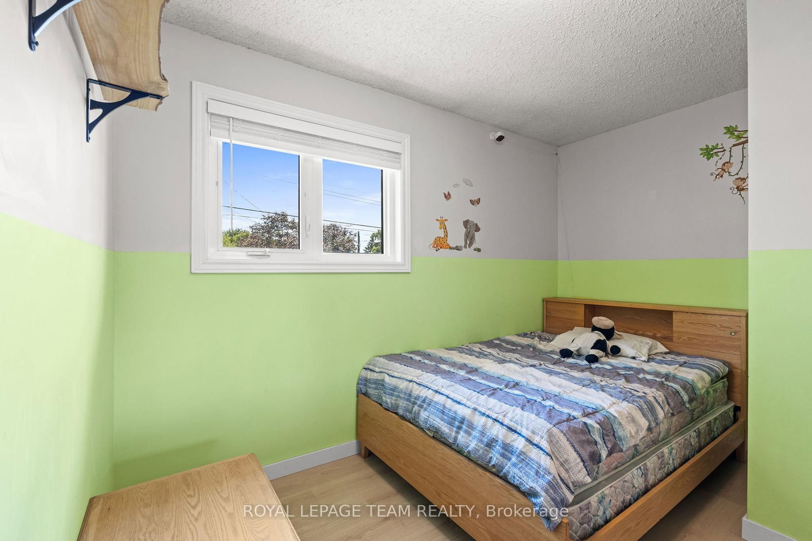Listing Image 17