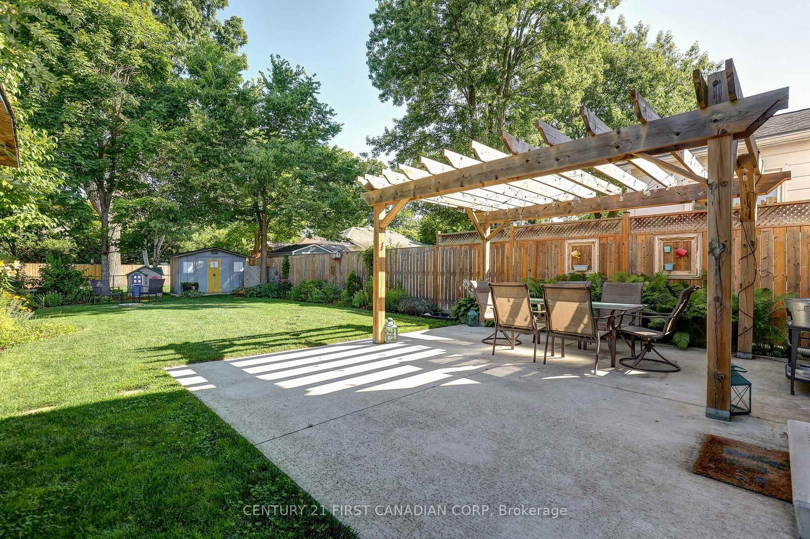 Listing Image 4