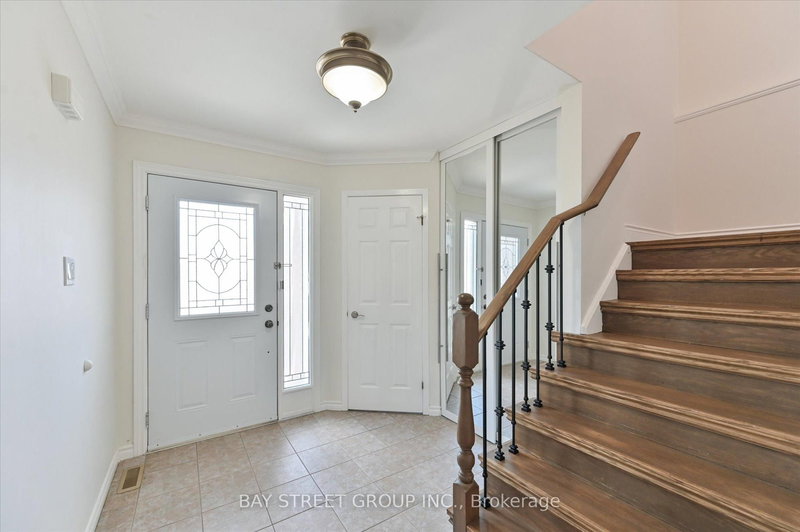 378 East 24th St, Hamilton, L8V 4V2 | Image 3