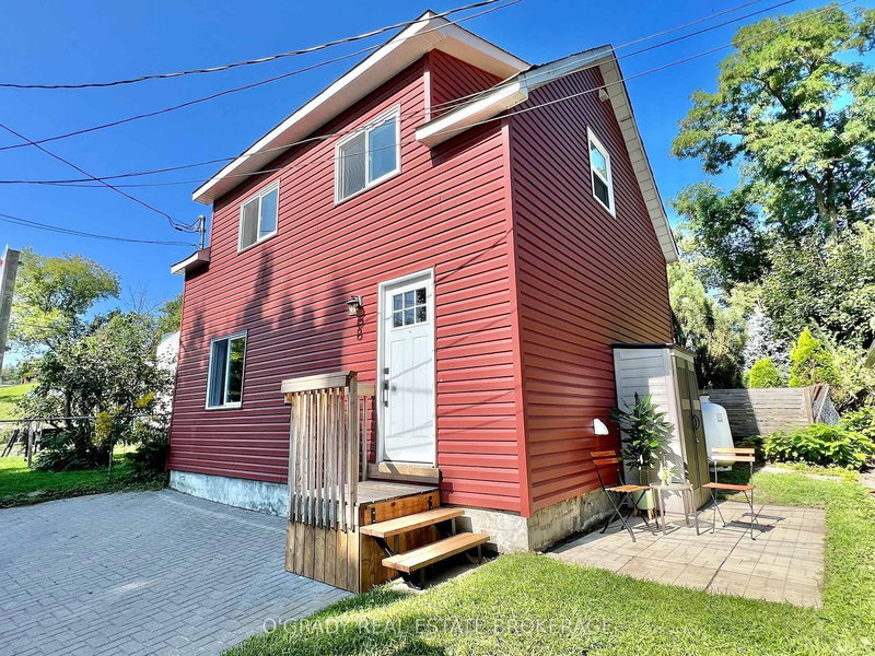 8 Edward Lane, Brockville, K6V 5K5 | Image 2