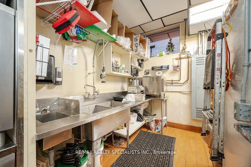 105 Clair Road E - Photo 18