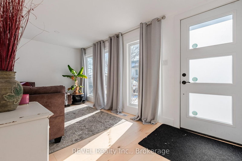 80 Lighthouse Dr, Haldimand, N1A 2W6 | Image 3