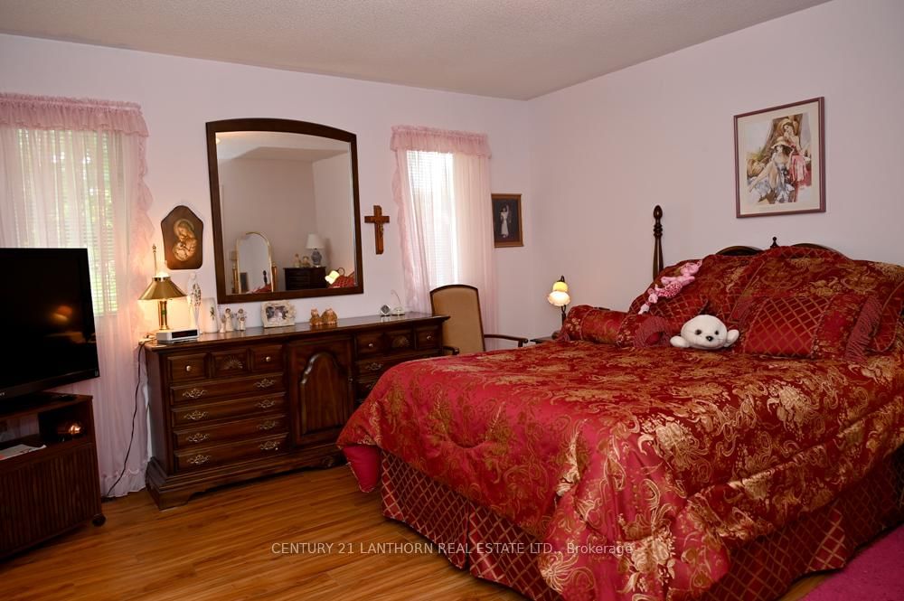 26 Heritage Drive • Prince Edward County, ON photo 32