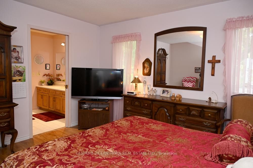 26 Heritage Drive • Prince Edward County, ON photo 37