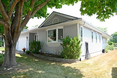 26 Heritage Drive • Prince Edward County, ON photo 4