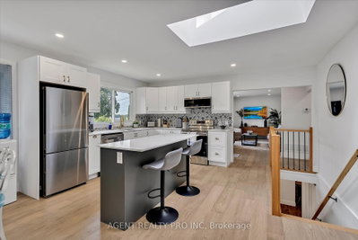 21 Oriole Road — more photos